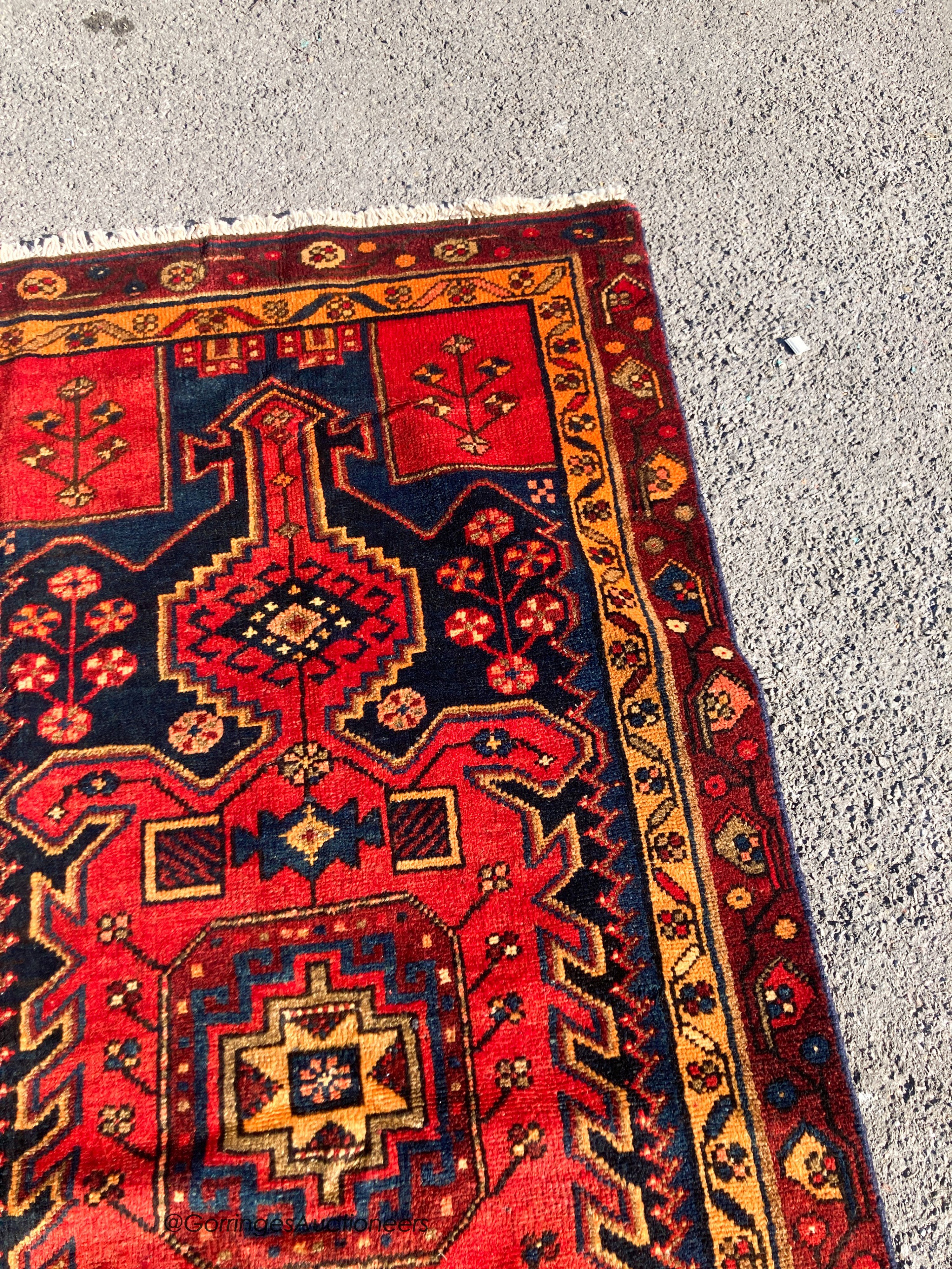 A Hamadan rug, 200 x 94cm